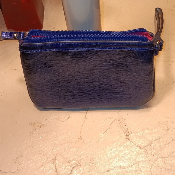 Ninewest clutch/wallet -let bag. - Picture 2 of 2